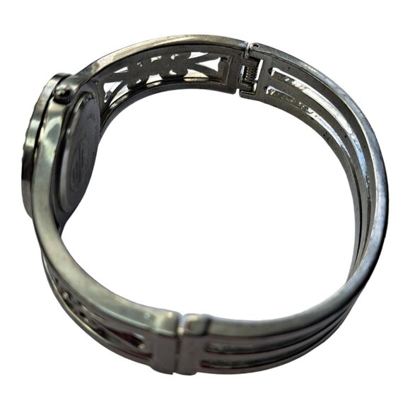 The Avenue Watch Silver Tone Quartz Analog Ladies Clasp Bracelet Rhinestone Read - Picture 5 of 11